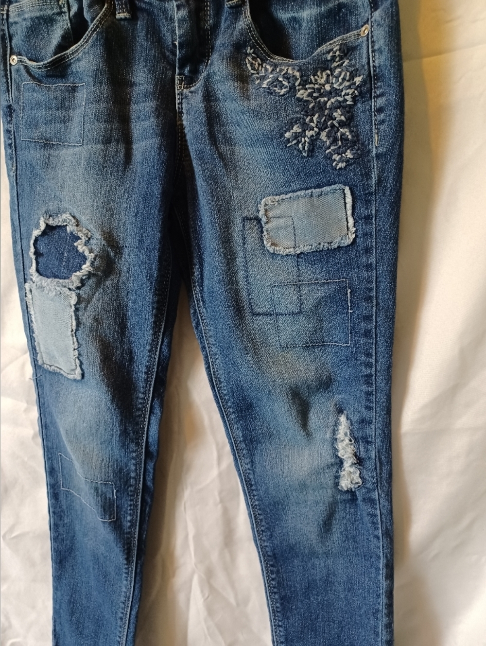 Squeeze Girls Dark Faded Blue Patch-Accent Distressed Skinny Denim Jeans - Picture 4 of 6